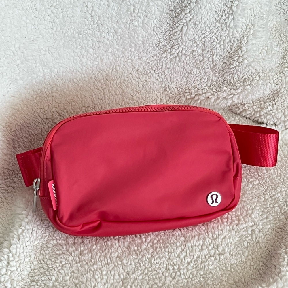 Lululemon EBB 1L in Pale Raspberry - Picture 1 of 2